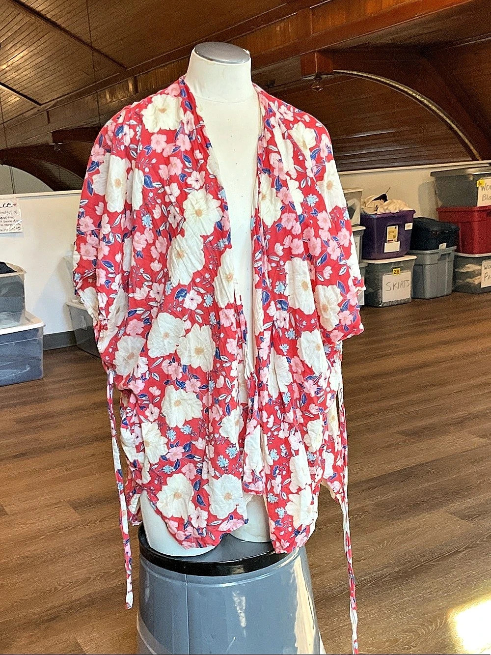 Aerie Floral Kimono in Red & Blue Small Like New